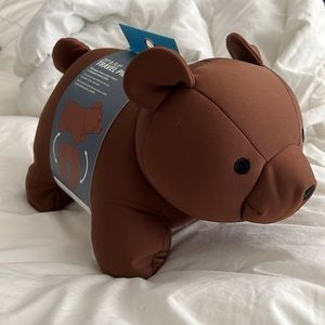 KIKKERLAND Bear Travel Pillow